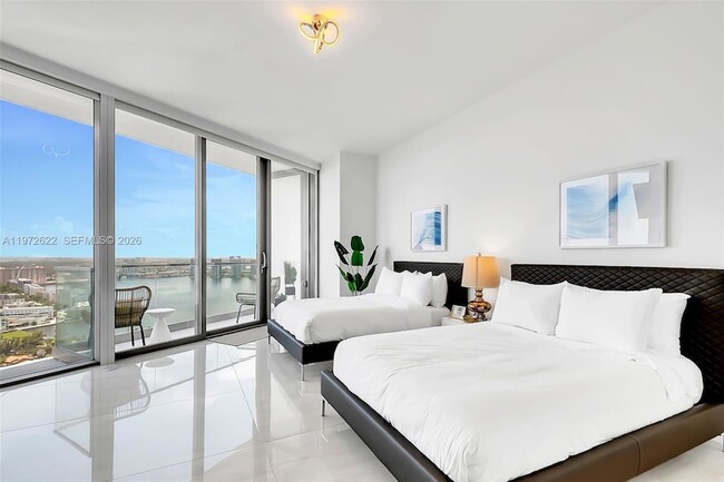 Building Photo - 18975 Collins Ave