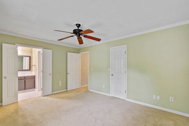 Building Photo - 978 Governors Rd