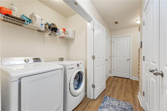 Building Photo - 10914 Gallier St