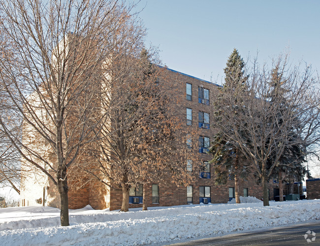 Building Photo - Labor Plaza