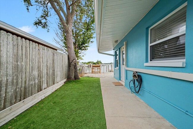 Building Photo - 711 E Gulf Blvd