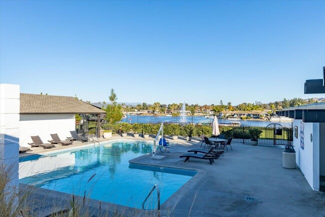 Building Photo - 1356 San Julian Dr