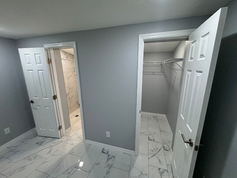 Building Photo - 2690 Sample St