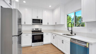 Building Photo - 14161 Friar St