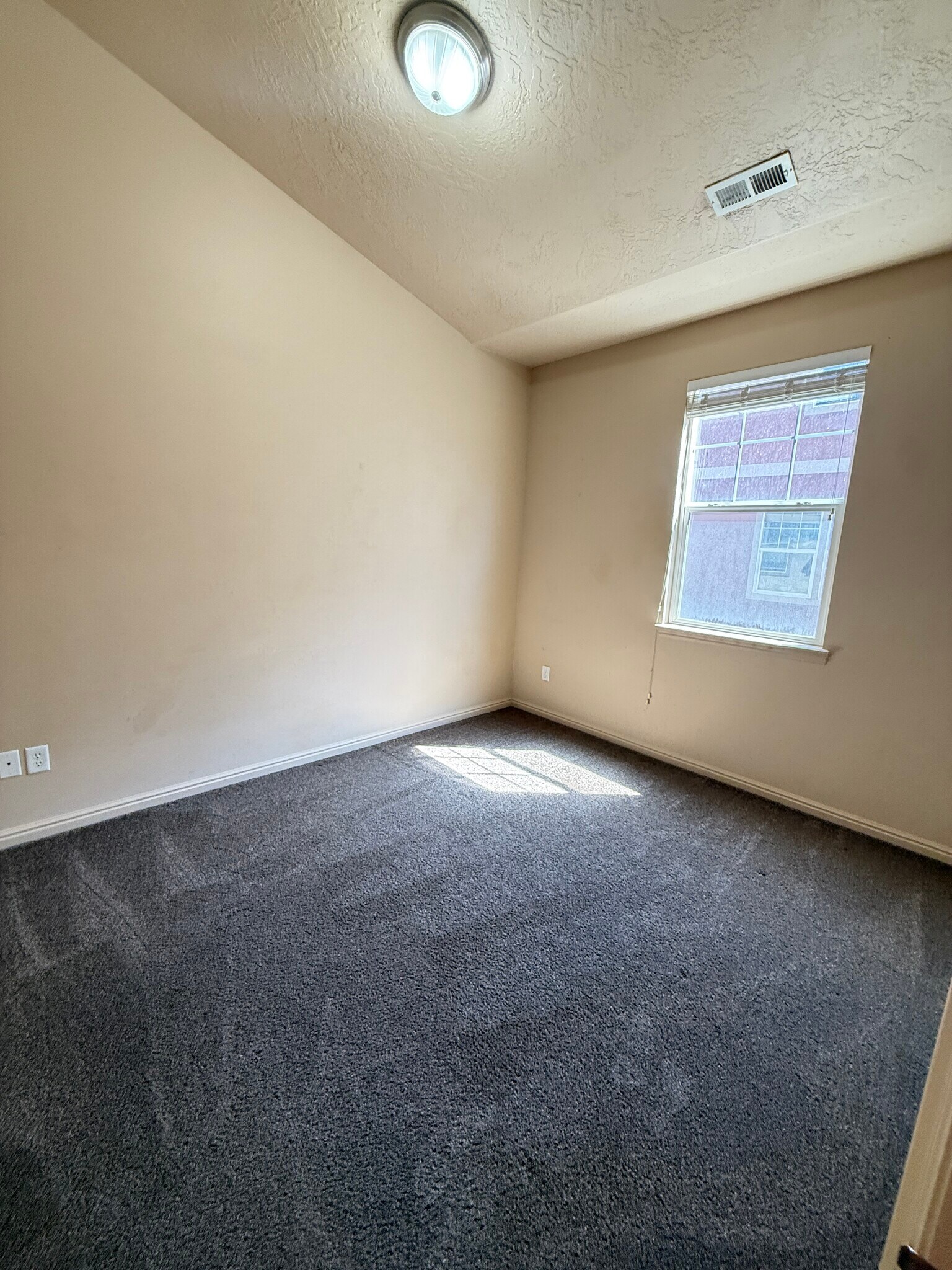 Building Photo - 10991 S Birch Creek Rd