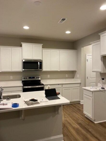 Building Photo - 47 Wood Spring Ct