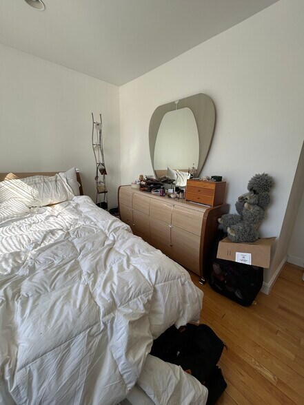 Building Photo - 22 Broadlawn Park