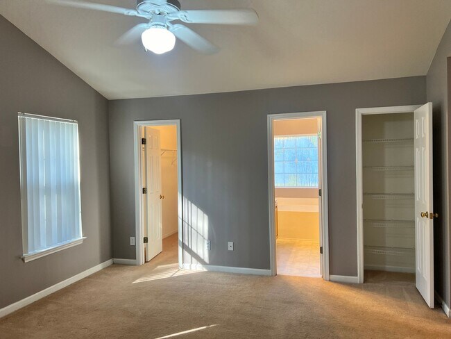 Building Photo - NOW AVAILABLE IN INTERNATIONAL CLUB - MURRELLS INLET!!