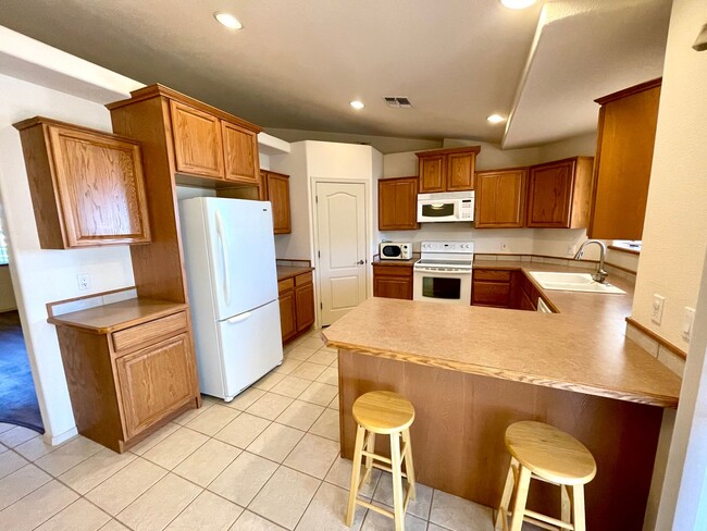 Building Photo - 3 Bedroom Home in Great Neighborhood!
