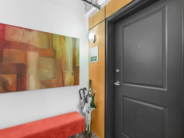 Building Photo - 329 E Colorado Blvd