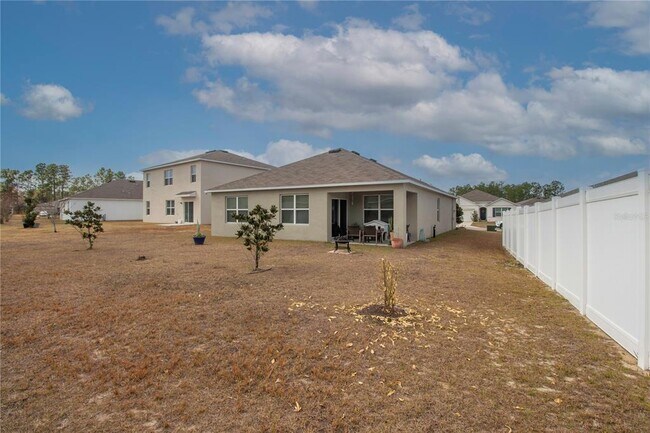 Building Photo - 49 Hickory Course Ln