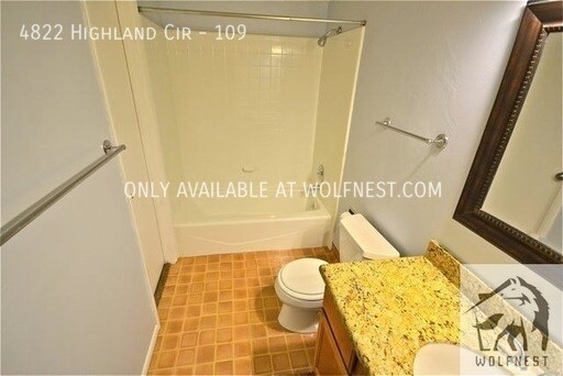 Building Photo - No Deposit Option! Exclusive 2 Bedroom Hol...