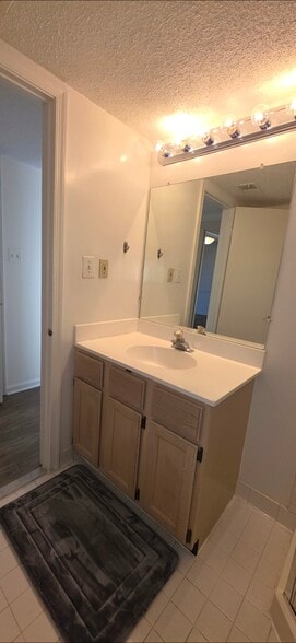 Master Bathroom - 3115 Patrick Henry Dr