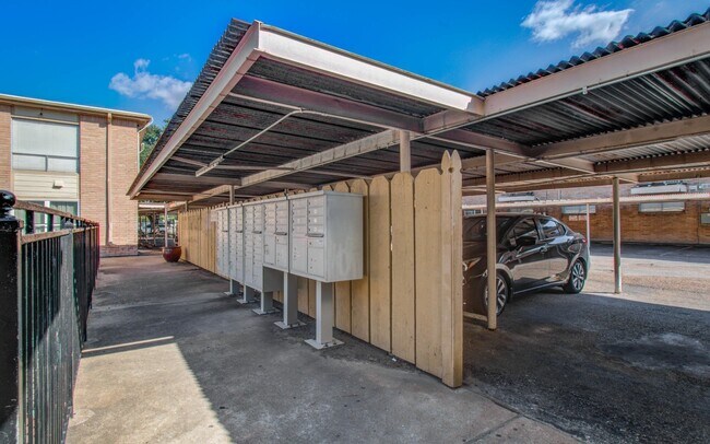 Building Photo - 8110 Albacore Dr