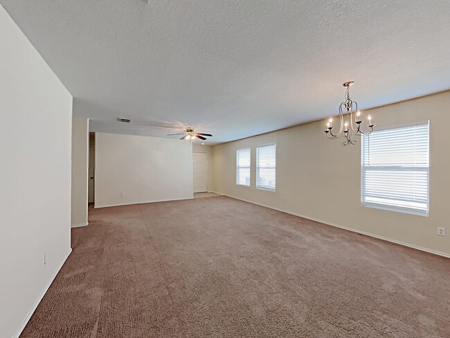Building Photo - 724 Poncho Ln