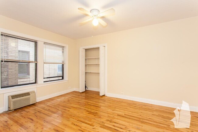 Building Photo - 837 W Wolfram St