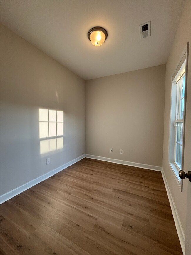 Building Photo - Rental - LIKE NEW!!!!  Absolutely Beautiful!!!