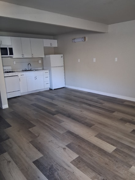 Building Photo - 4150 Channel 10 Dr