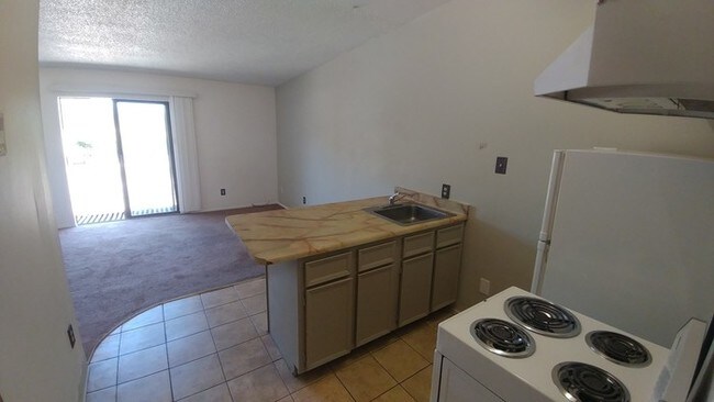 Building Photo - 200 Hermosa Dr NE