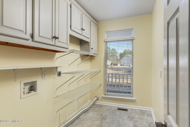 Building Photo - 108 Van Dyke Cove