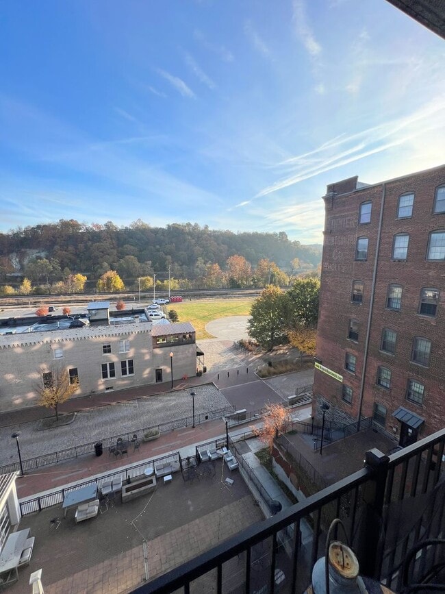 Building Photo - 1 Bedroom Apartment in Lynchburg