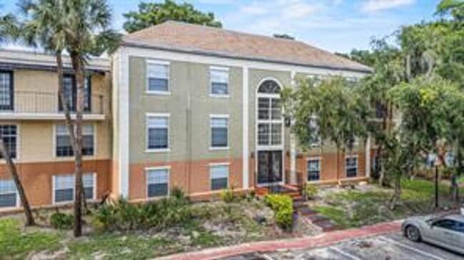 Primary Photo - 2 Bedroom/2 Bathroom 3rd Floor Condo @ Cyp...