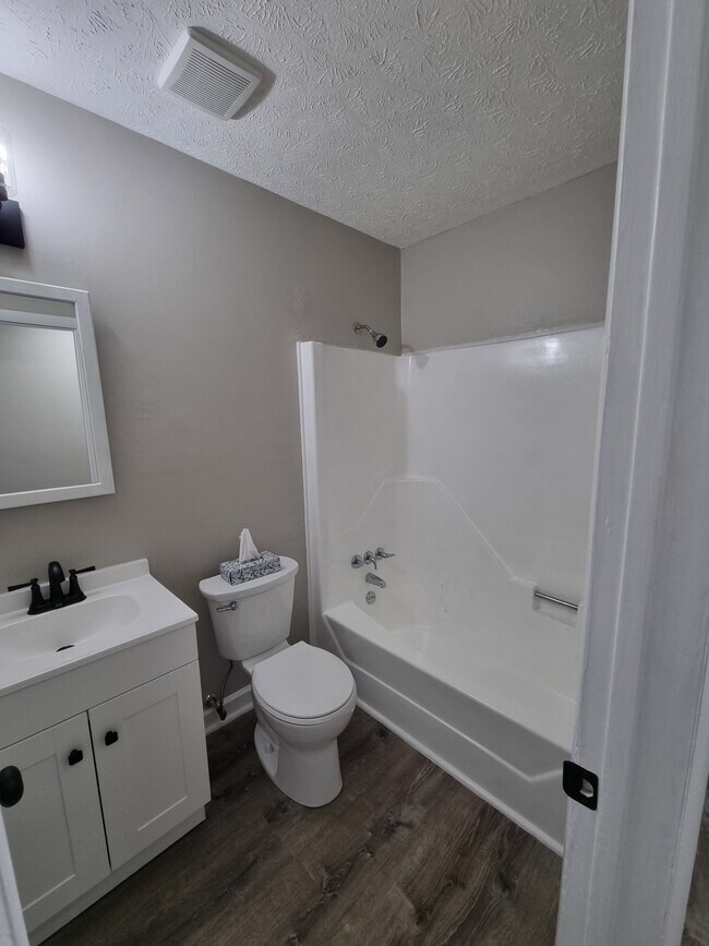 Building Photo - 967 Sanchez Dr