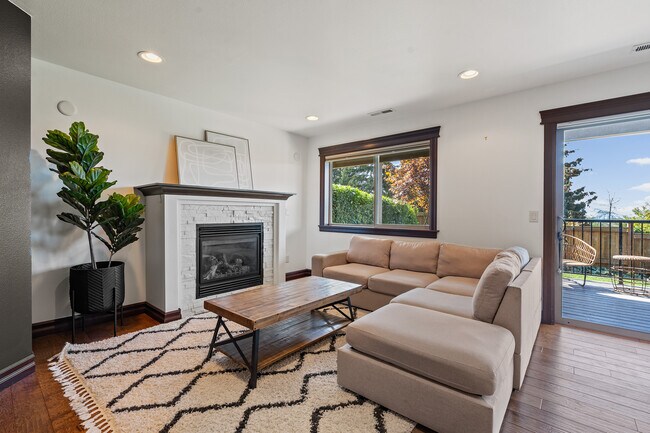 2nd living room - 3309 Stonecrop Way