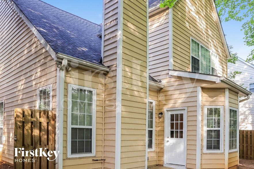 Building Photo - 115 Weatherstone Dr