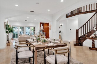 Building Photo - GORGEOUS 7 BED 6.5 BATH FOR LEASE IN BEVER...