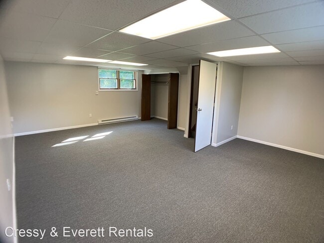 Building Photo - 1338 W Glenlord Rd