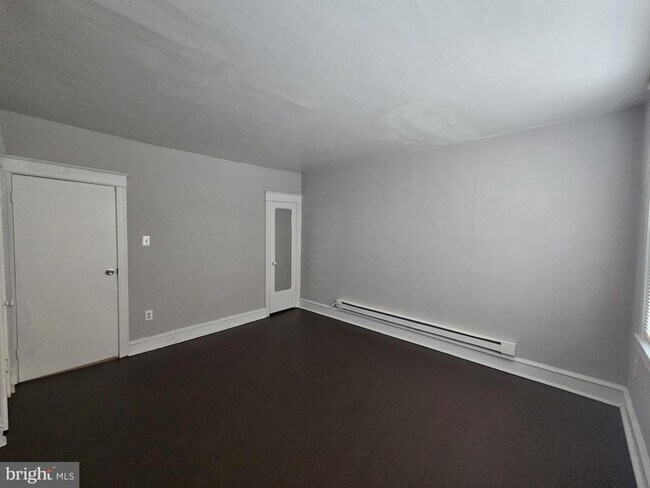 Building Photo - 5206 Euclid St
