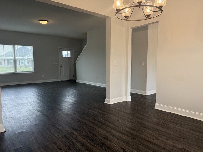 Building Photo - 345 Mcclelland Lp NE