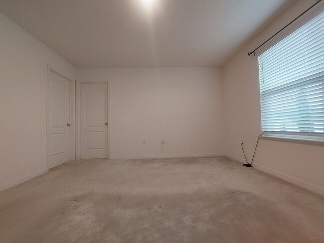 Building Photo - COMING SOON! Beautiful 3 Bedroom 2 1/2 Bat...