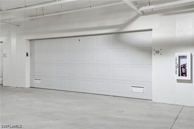 Building Photo - 4810 Pelican Colony Blvd