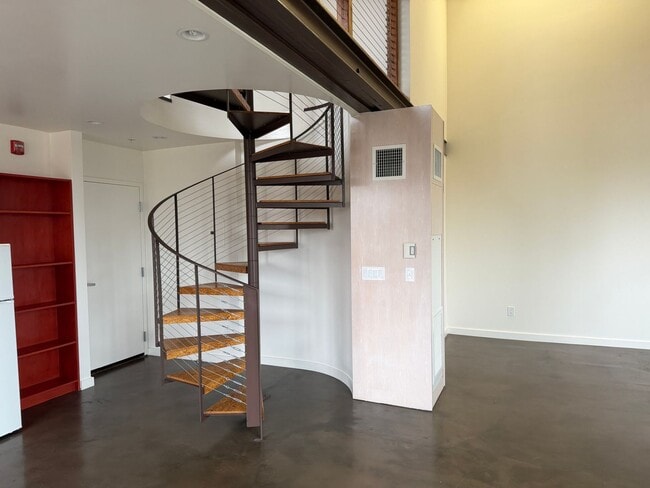 Building Photo - Contemporary, Large 1br/1ba Apt. Near Ashby BART