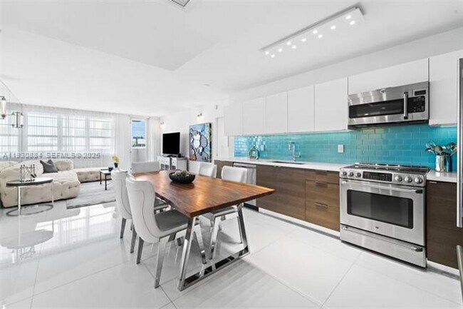 Building Photo - 100 Lincoln Rd