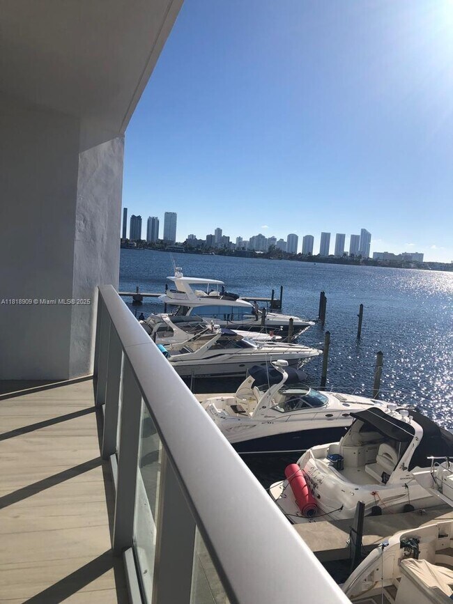 Building Photo - 17301 Biscayne Blvd