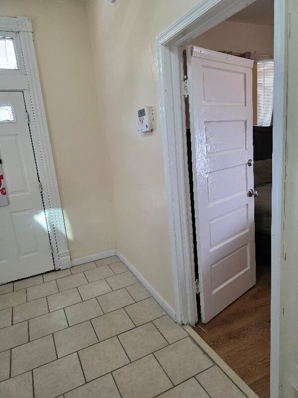 Building Photo - 116 Hardy Ave