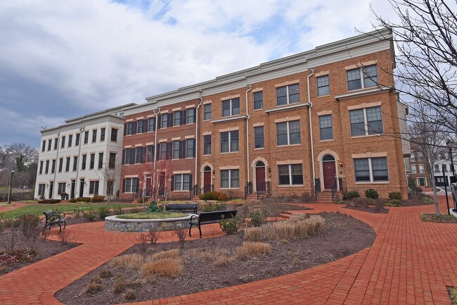 Front - 4531 Westhall Dr