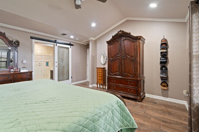 Building Photo - 115 Gyna Dr