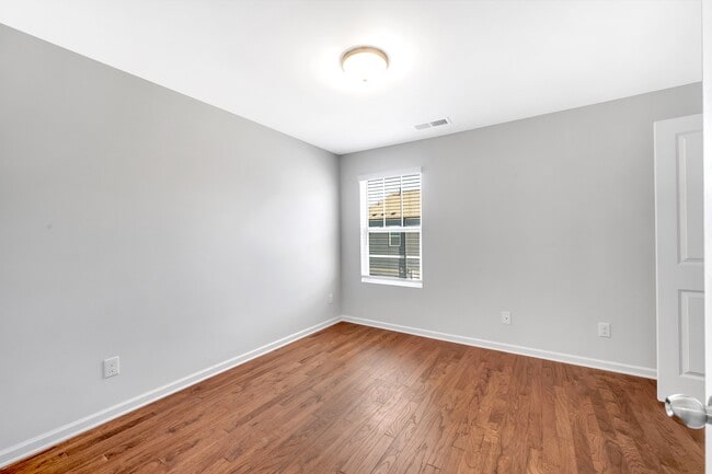 Building Photo - 526 Morrows Turnout Way