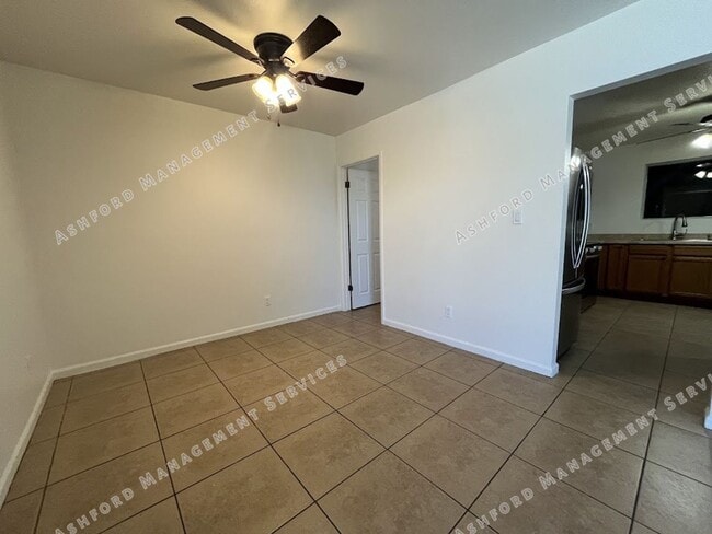 Building Photo - BEAUTIFUL 3 BEDROOM 2 BATHROOM HOME IN NORTH PHOENIX