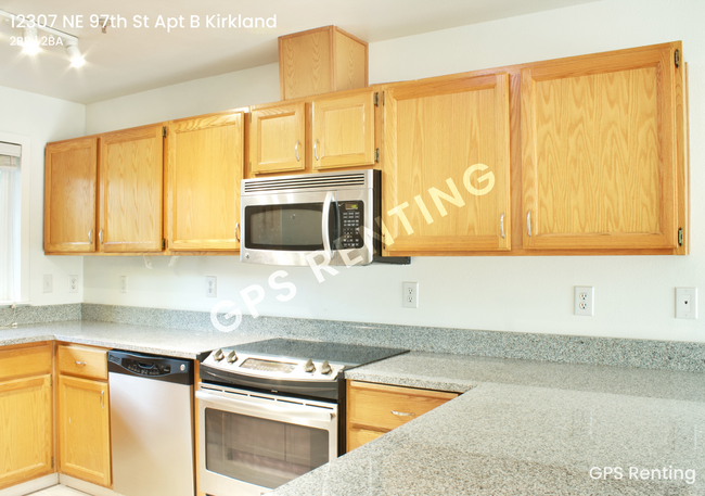 Building Photo - Two Bedroom Kirkland Condo!