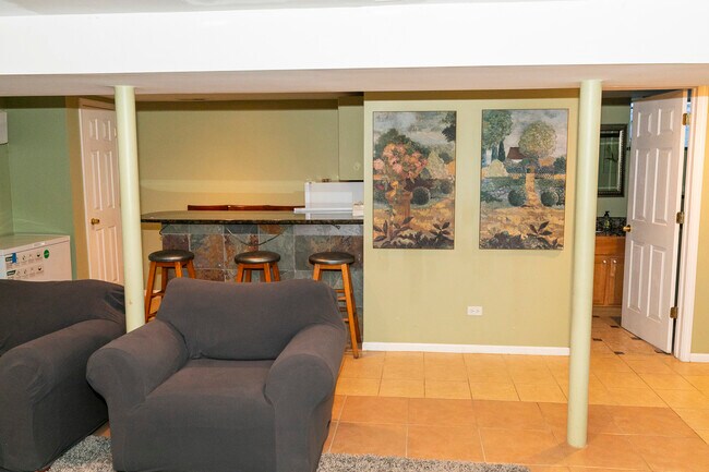 Building Photo - 9535 Osceola Ave