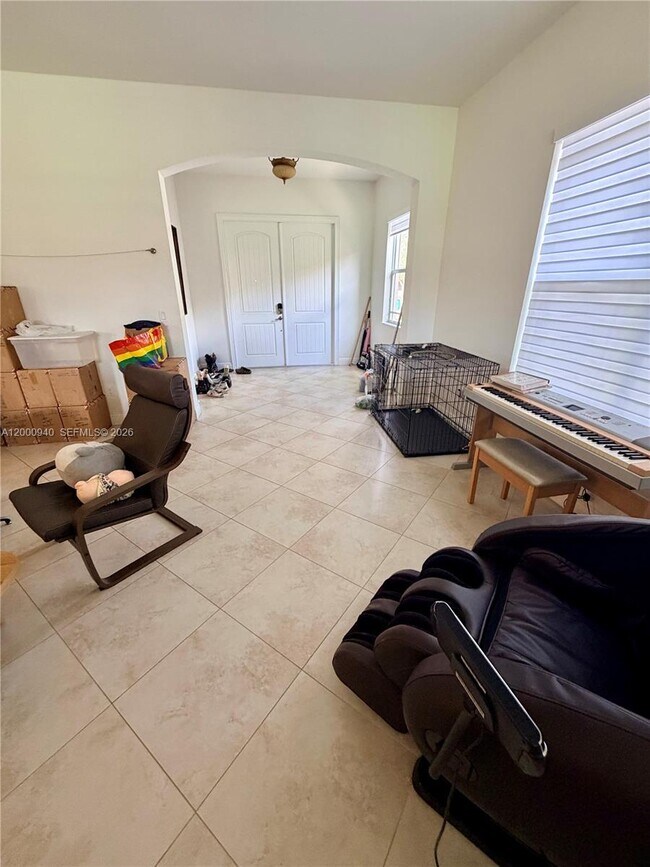 Building Photo - 8630 Lakeside Bnd