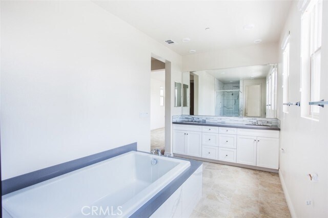 Building Photo - 198 Frame