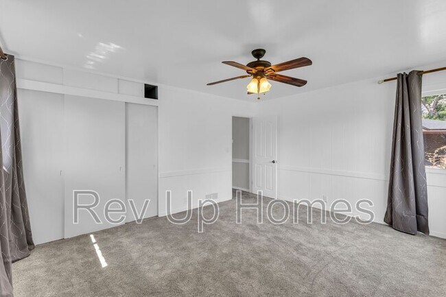 Building Photo - 309 E 200 S