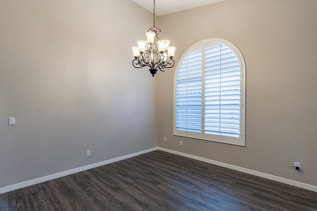 Building Photo - Stunning Tempe Home with Private Pool