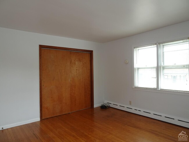Building Photo - 32 Parkwood Blvd
